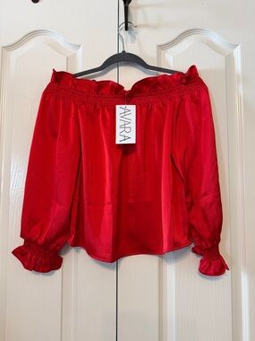 Avara Adaline Red Smocked Off-Shoulder Top Size X Small NWT